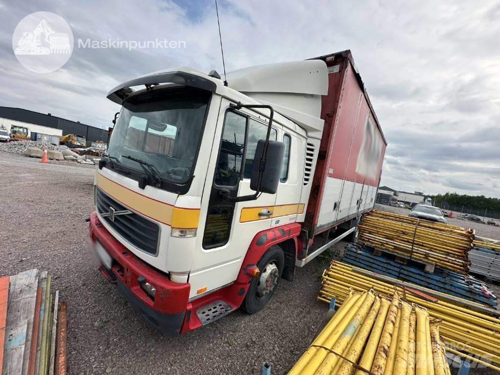 Volvo FL 6 Caminhões de caixa fechada