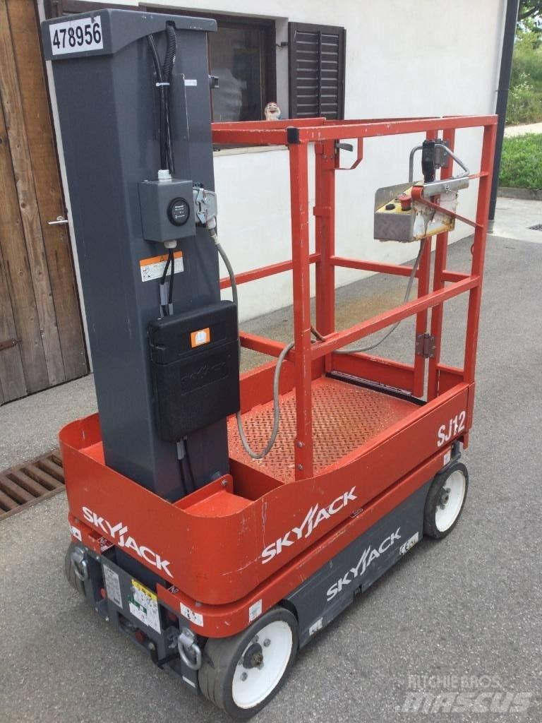 SkyJack SJ 12 Elevadores de tesoura