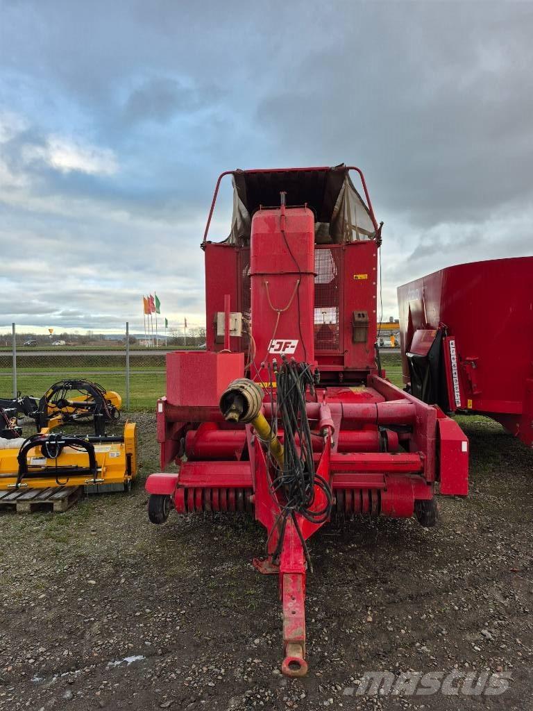 JF 3500 Atrelados auto-carregadores