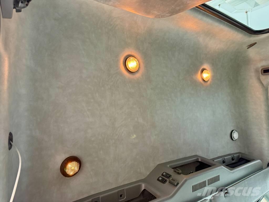 Mack GU813 Cavalos Mecânicos