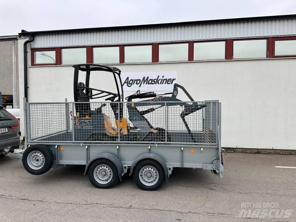 GiANT G1100 Carregadora multifunções