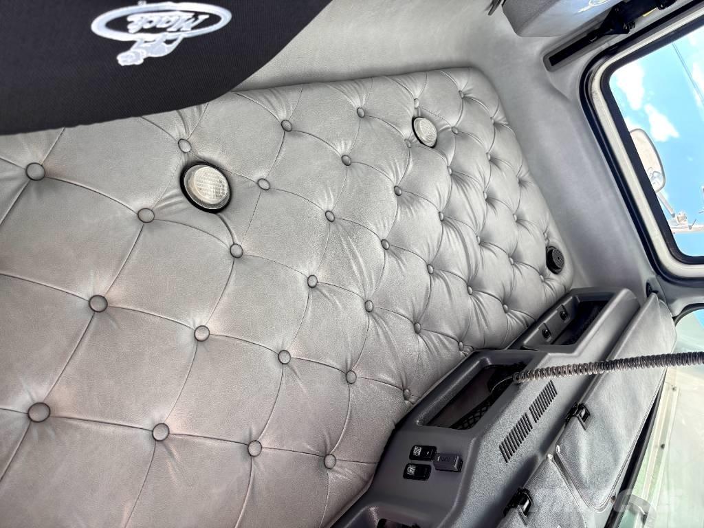 Mack CHU 613 Cavalos Mecânicos