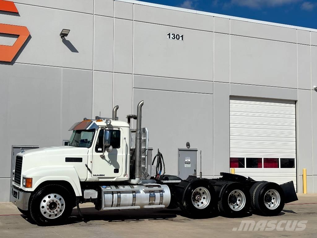 Mack CHU 613 Cavalos Mecânicos