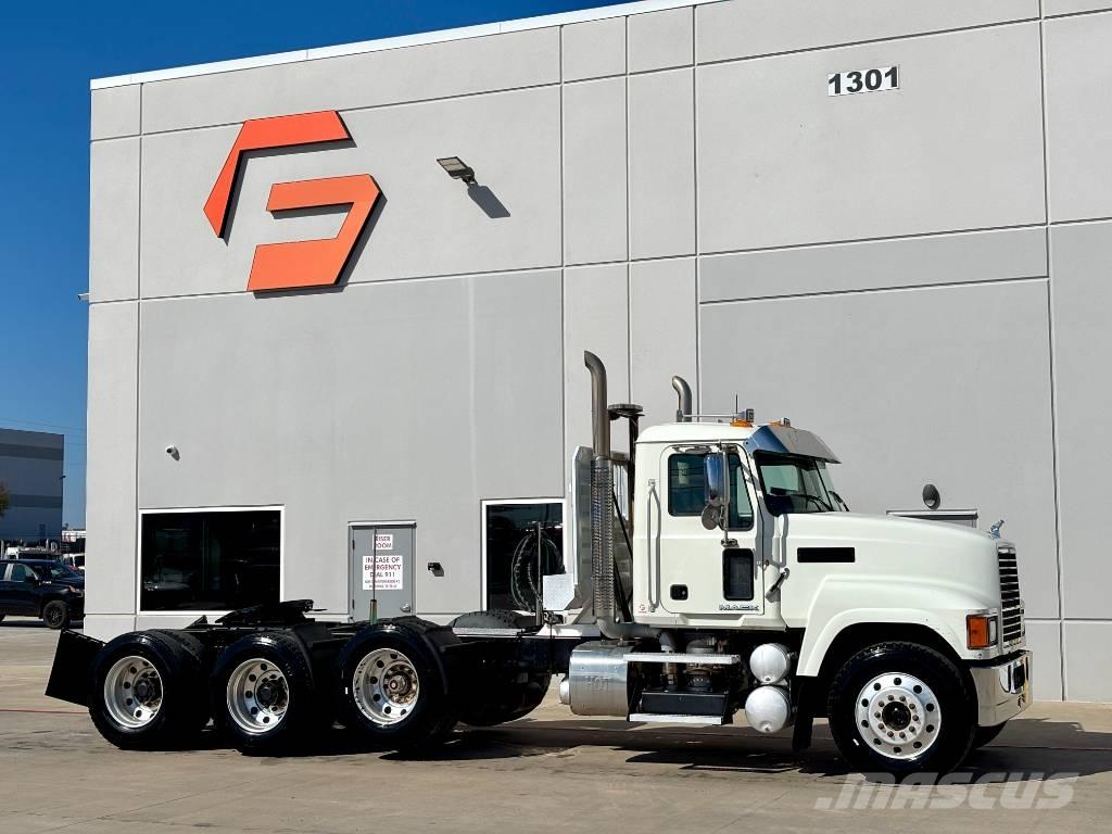 Mack CHU 613 Cavalos Mecânicos