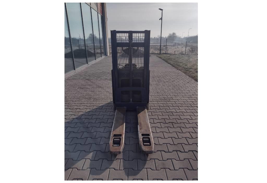 Jungheinrich EJD 220 Empilhador para operador externo