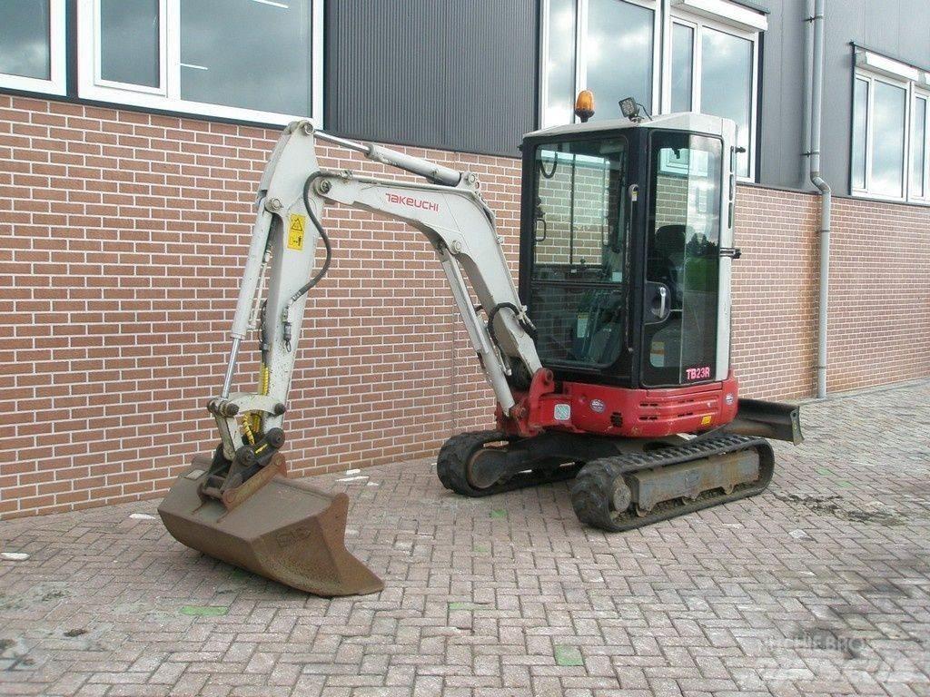 Takeuchi TB23R Miniescavadeiras
