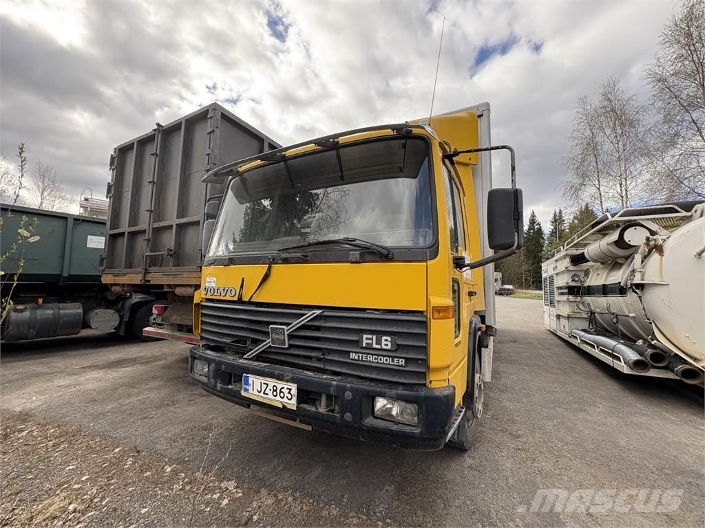 Volvo FL612 Caminhões de caixa fechada