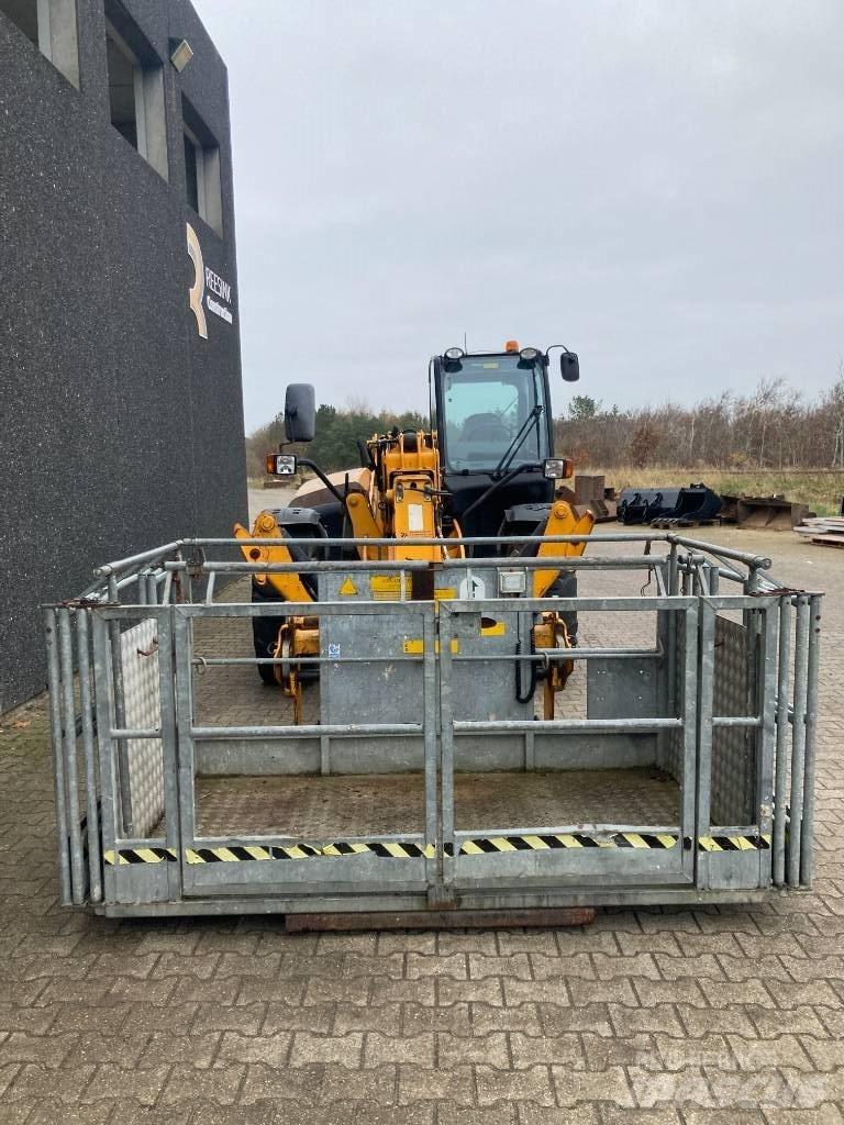 JCB 540-140 Manipulador telescópico