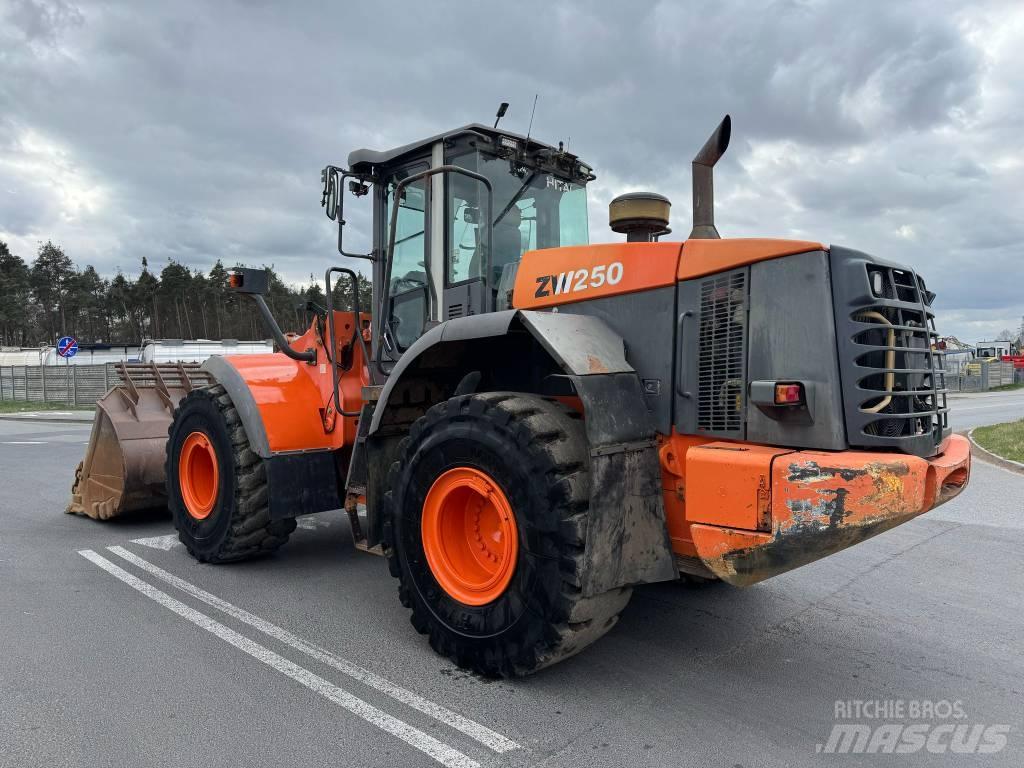Hitachi ZW 250 Carregadeiras de rodas