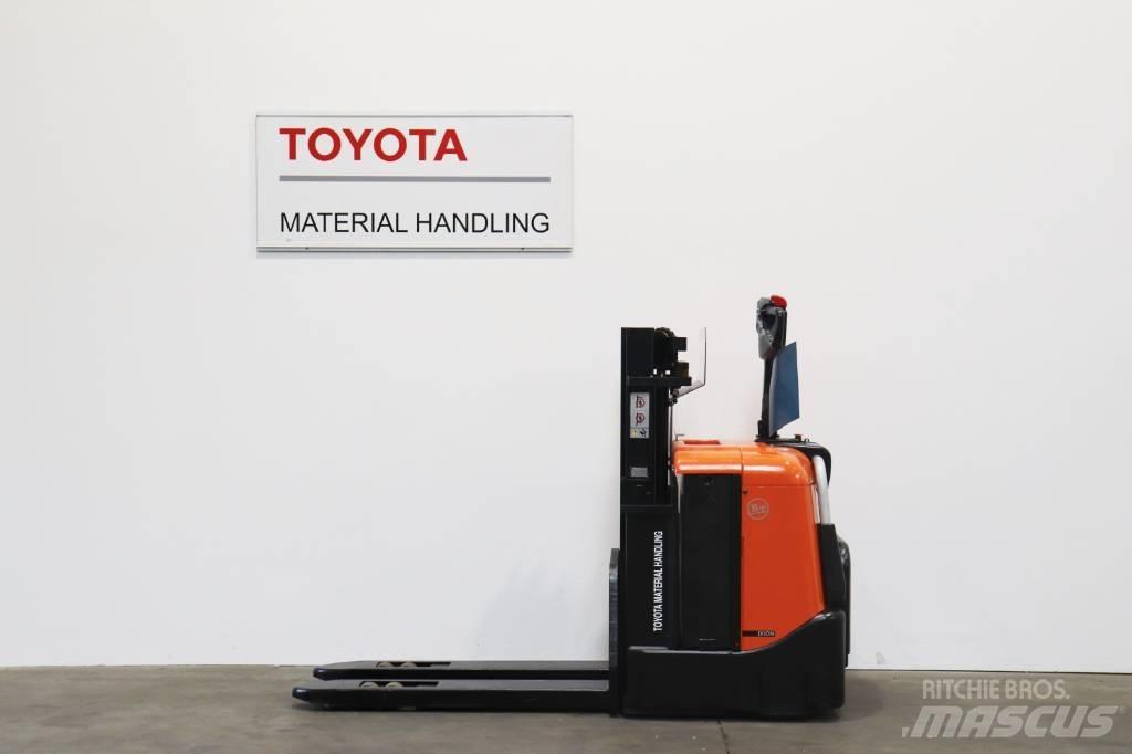 Toyota SPE125 Empilhador para operador externo