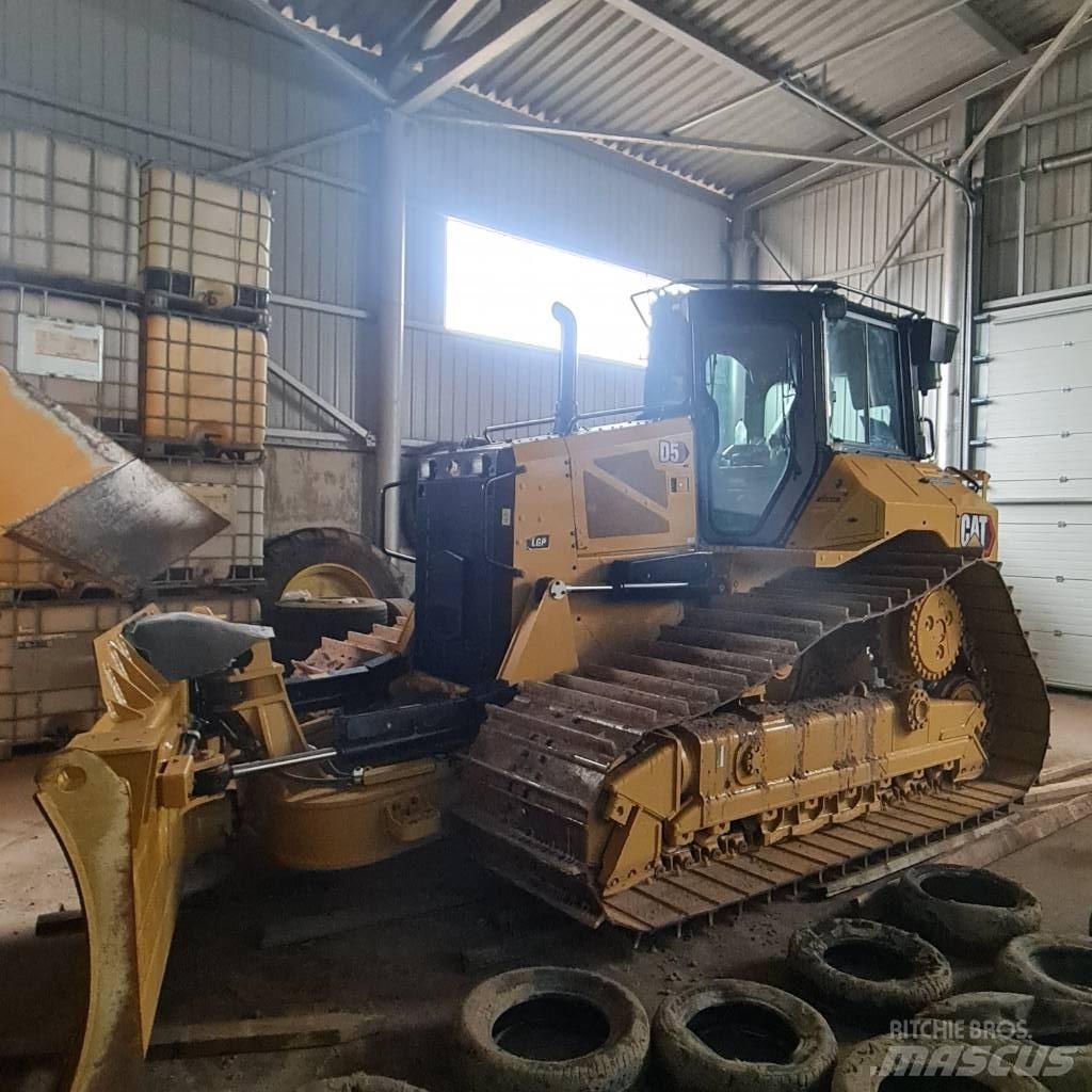 CAT D 5 LGP Dozers - Tratores rastos