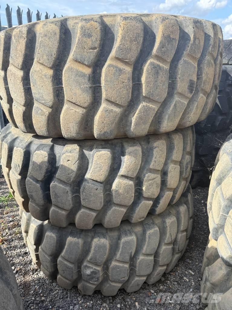 Bridgestone 23.5R25 Pneus