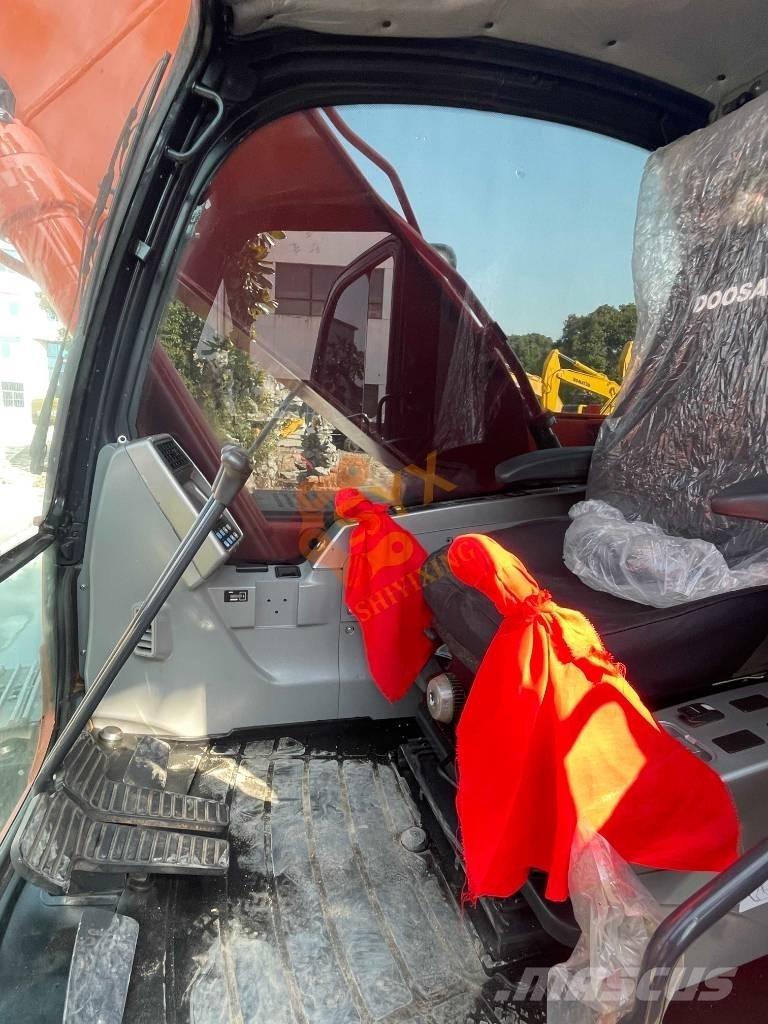 Doosan DX 225 LC Escavadeiras de esteiras