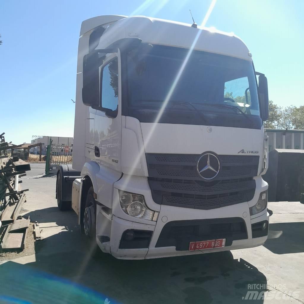 Mercedes-Benz 1842 Cavalos Mecânicos