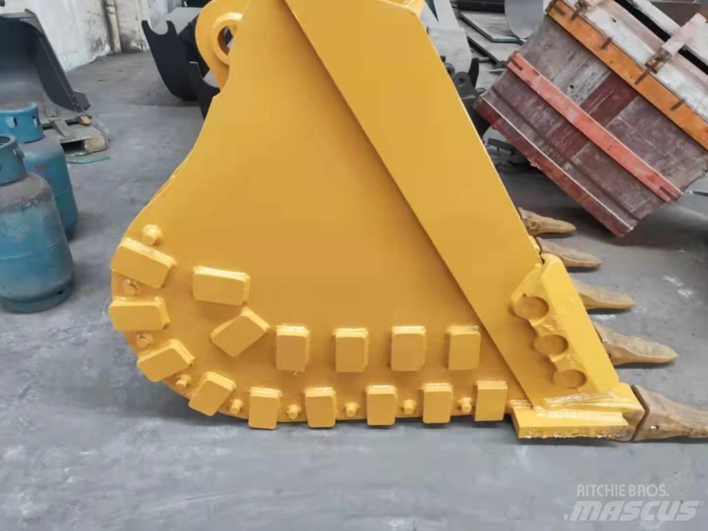 Komatsu PC200-8 Baldes