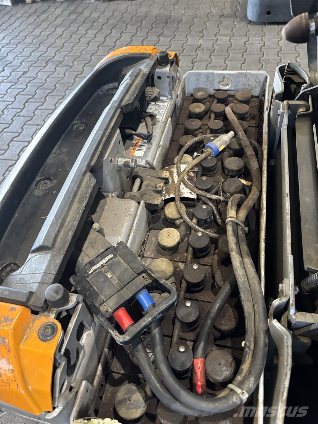 Still OPX 20 Preparadoras de encomendas de baixa elevação