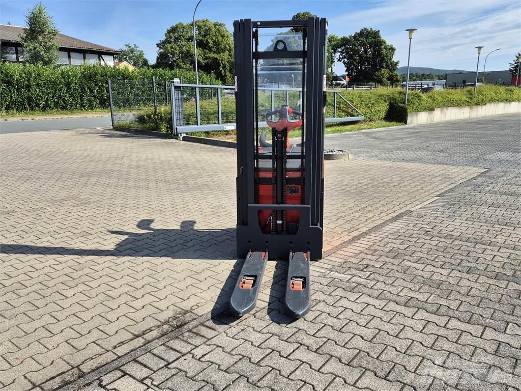 Linde L16APi Empilhador para operador externo