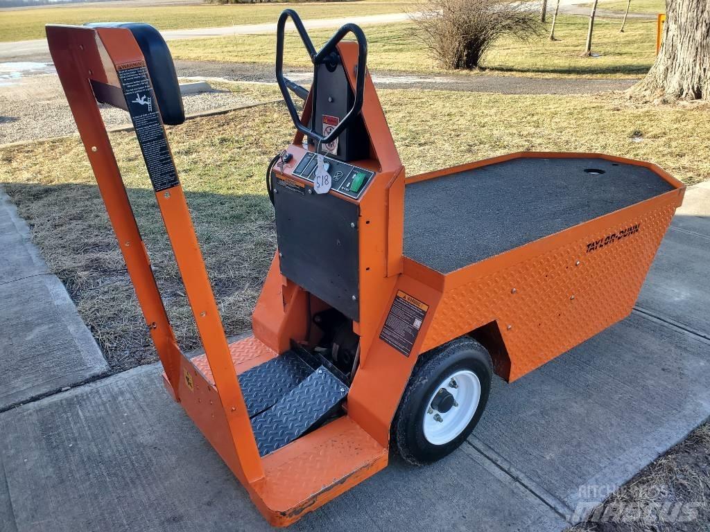 Taylor-Dunn SC100 Tractores de reboque