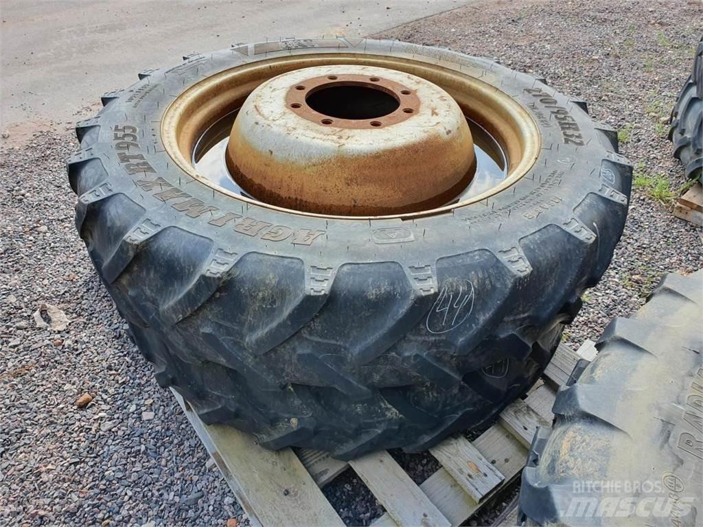 BKT 270/95R32 x2 Pneus Agrícolas