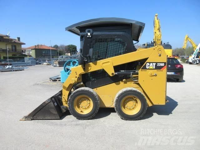 CAT 226 D Minicarregadeiras