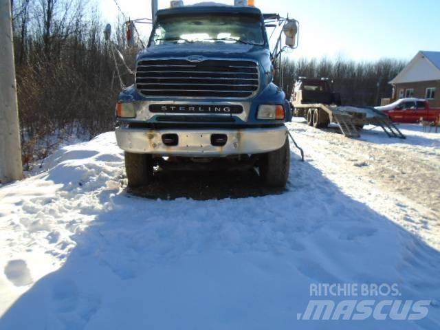 Sterling L 9500 Camiões estrado/caixa aberta