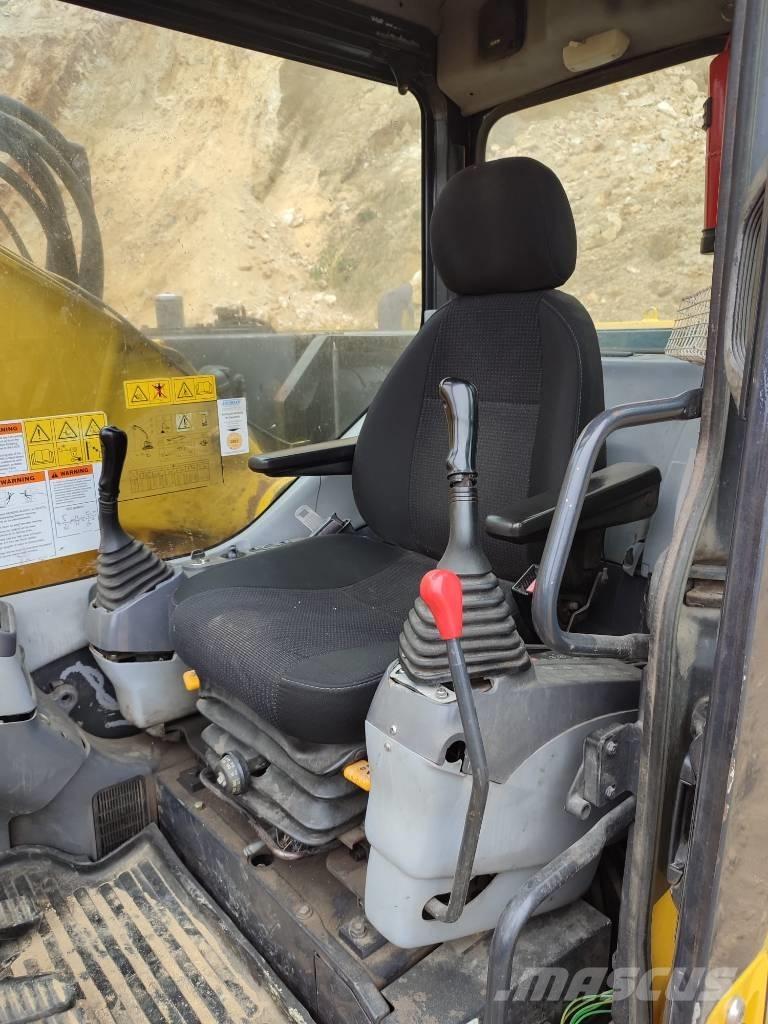 Komatsu PC 228 LC-3 Escavadeiras de esteiras