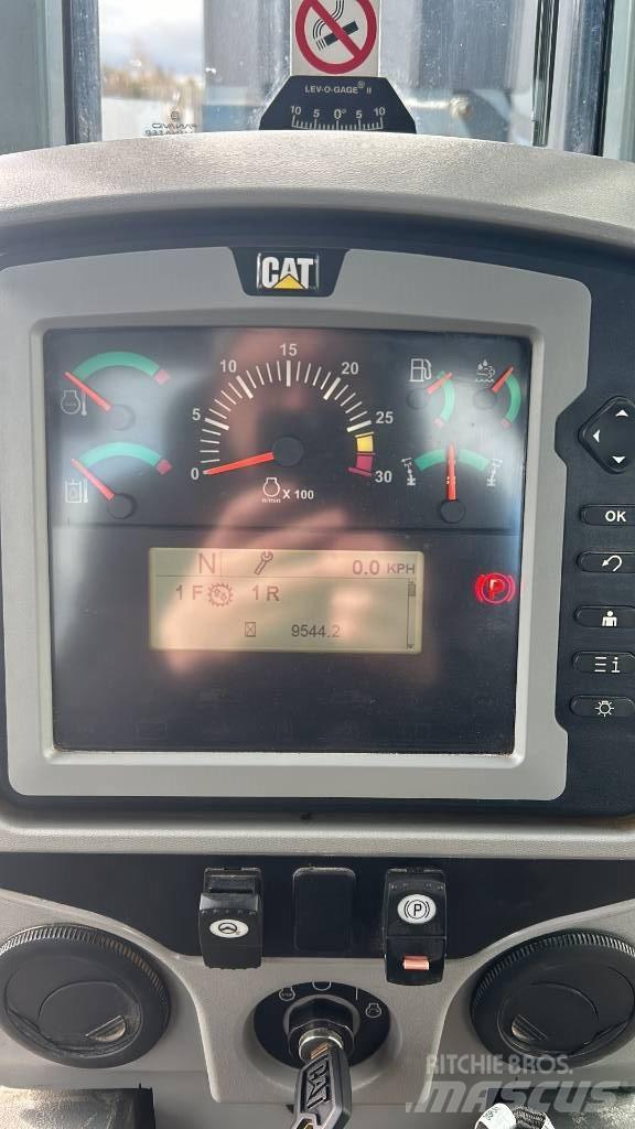 CAT 140 M Motoniveladoras