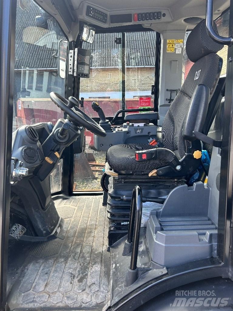 CAT 906 Carregadeiras de rodas