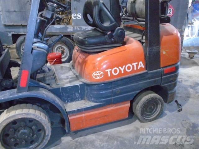 Toyota 52-6 FG U 30 Empilhadores todo-terreno