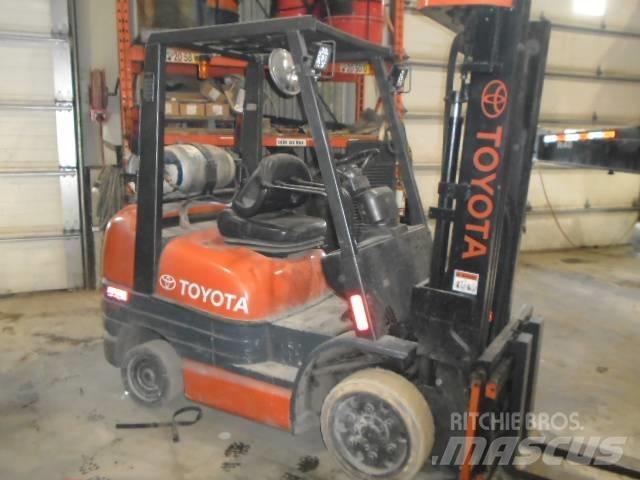 Toyota 52-6 FG U 30 Empilhadores todo-terreno