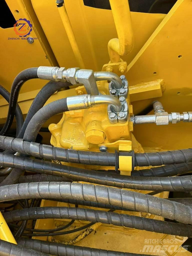 Komatsu PC 220-8/ Escavadeiras de esteiras