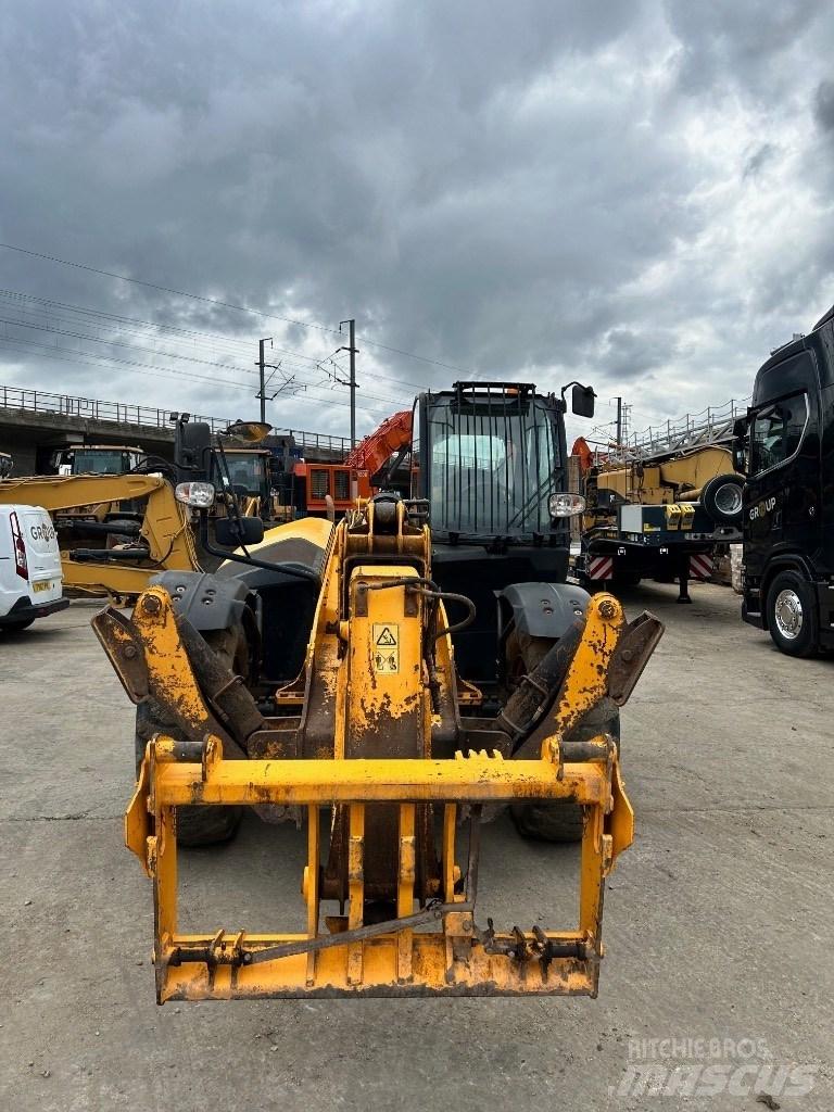 JCB 535-140 Manipulador telescópico