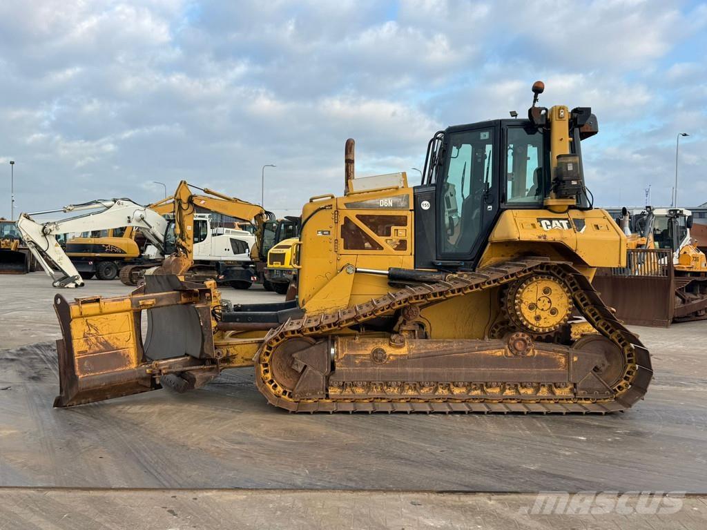 CAT D6N LGP Dozers - Tratores rastos