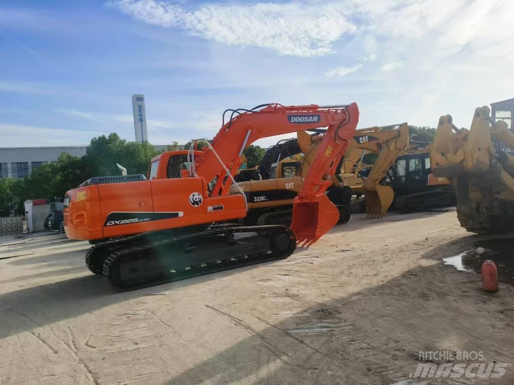 Doosan DX 225 Escavadeiras de esteiras