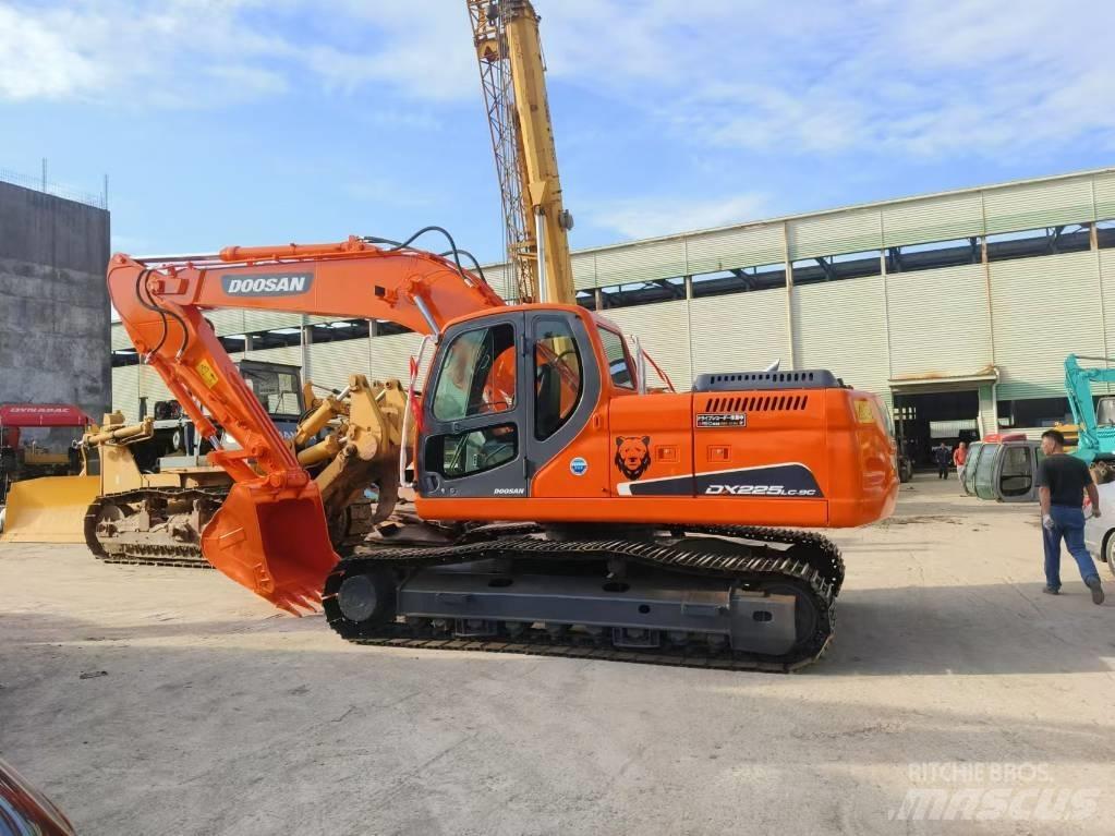 Doosan DX 225 Escavadeiras de esteiras