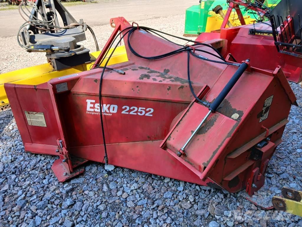Esko 2252 Lançadores de neve