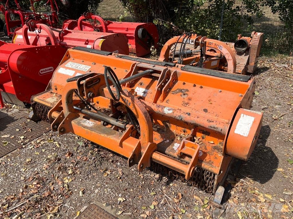 Falc AGILA 2300 Gadanheiras e cortadores de folhas para pastos