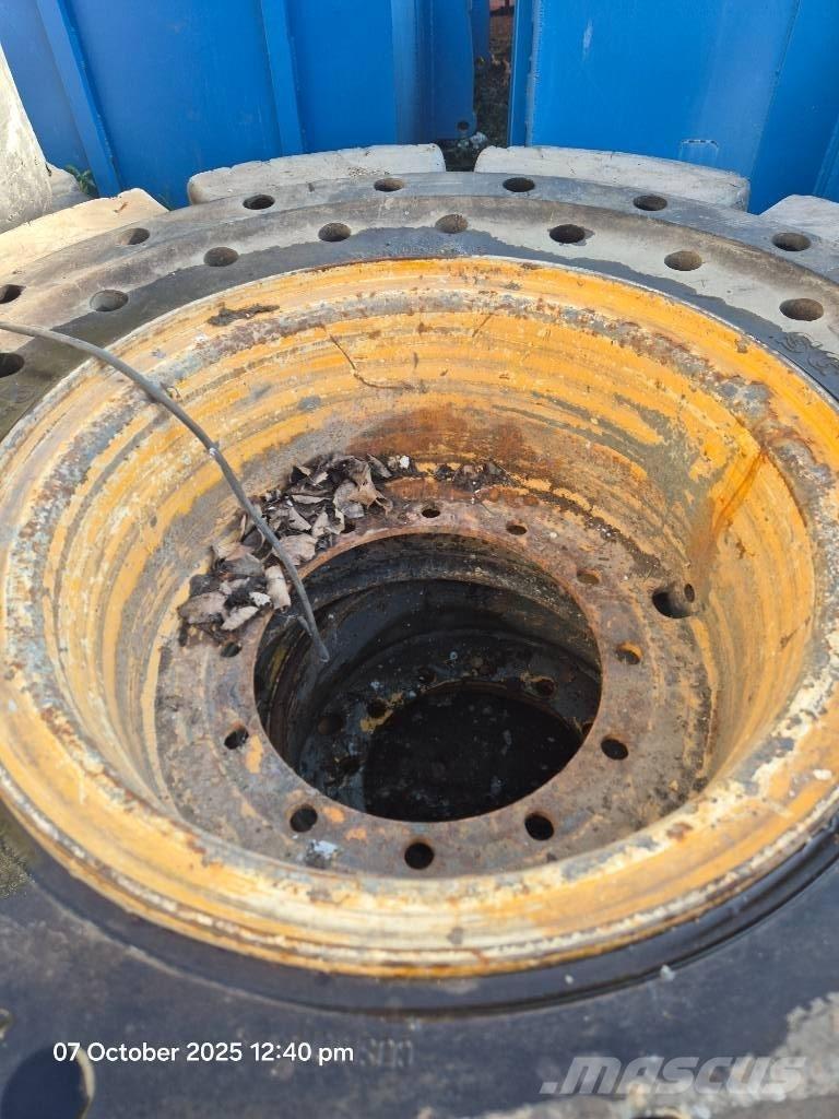 JCB 436 Pneus, Rodas e Jantes