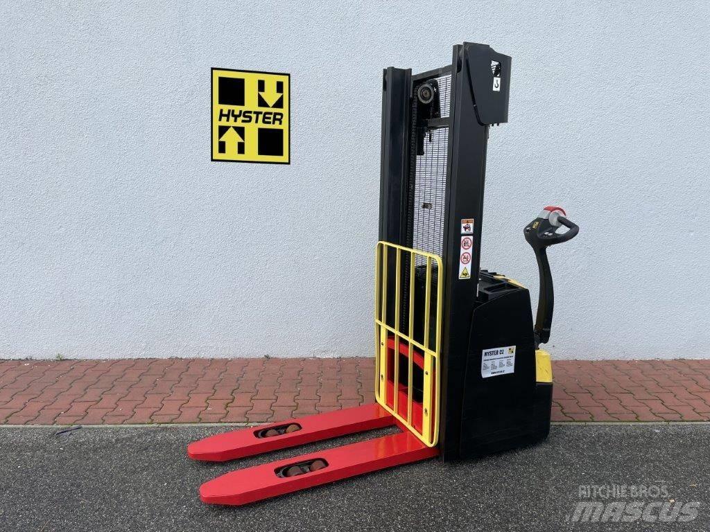 Hyster S 1.2 Empilhador para operador externo