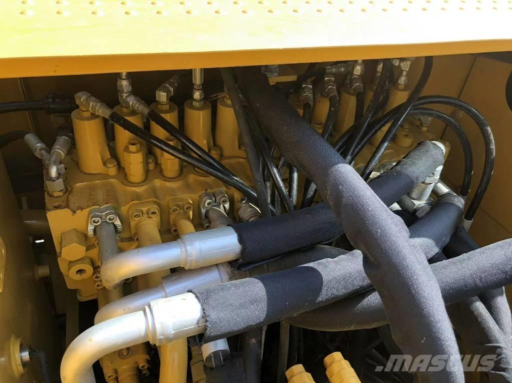 CAT 320D Escavadeiras de esteiras