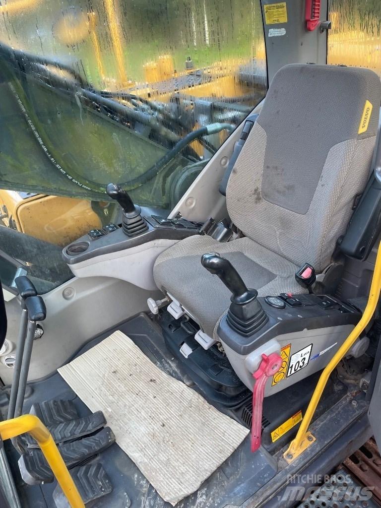 Volvo EC210C Escavadeiras de esteiras