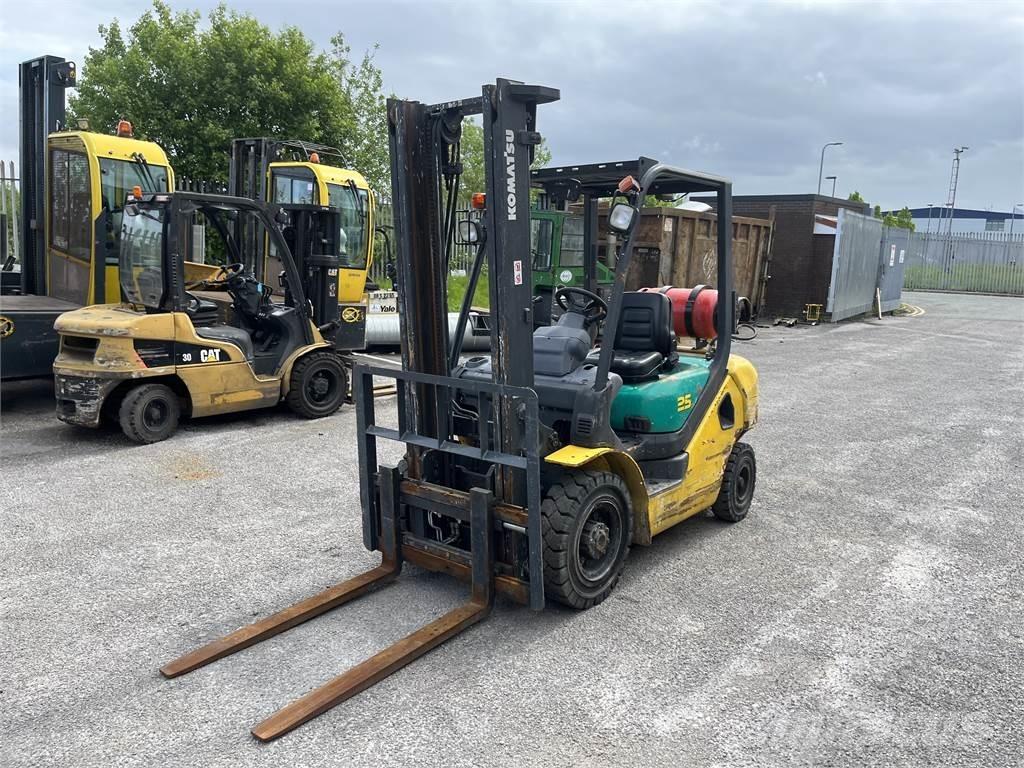 Komatsu FG25HT-16R Empilhadores a gás