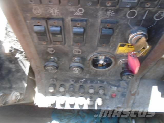 CAT IT 28 F Carregadeiras de rodas