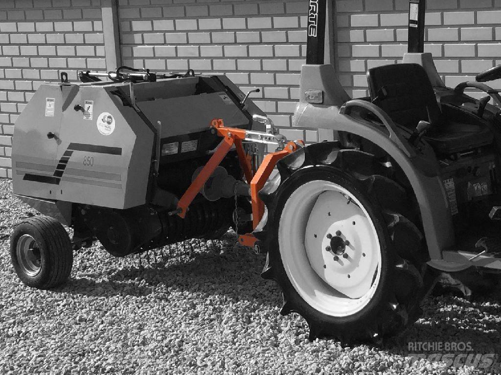  Komondor SBV-800 Enfardadeira de rolos