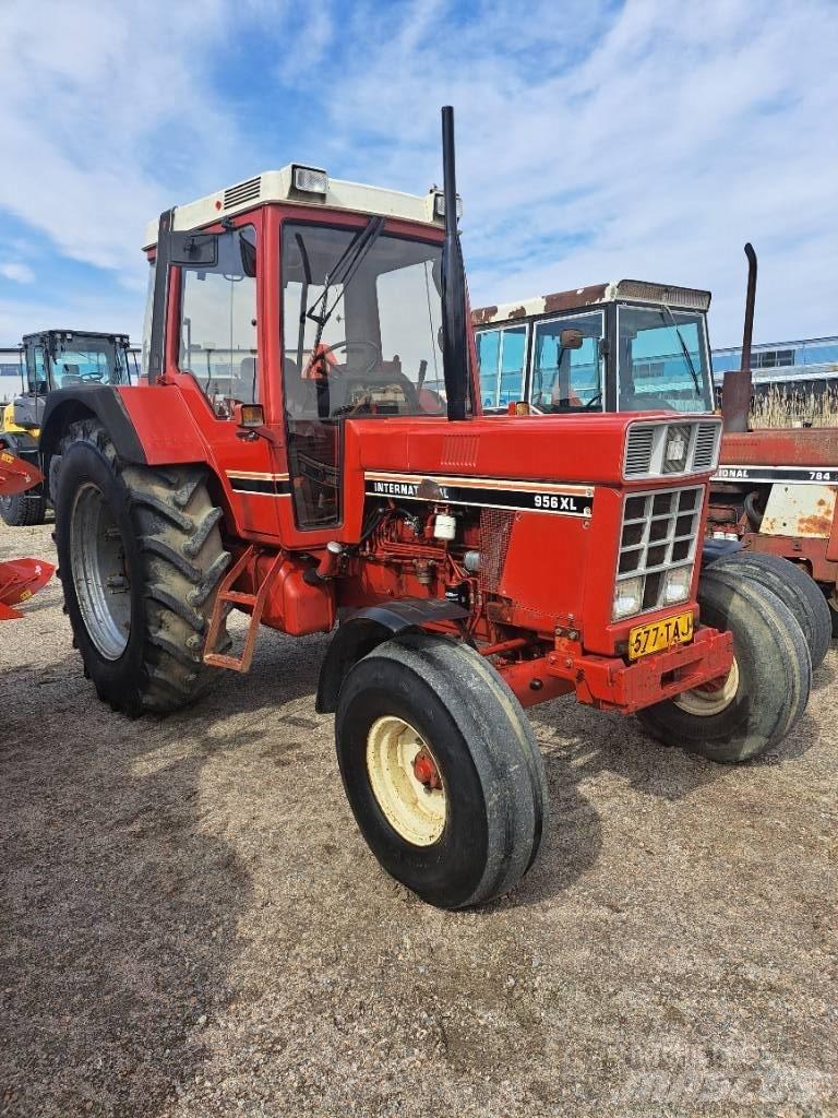 International 956XL Tratores Agrícolas usados