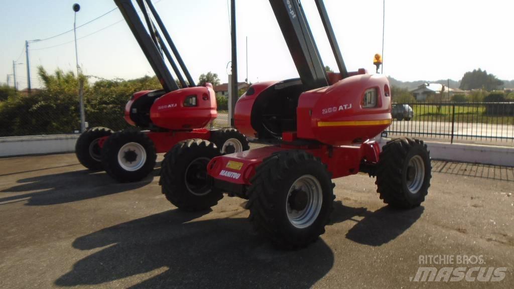 Manitou 200 ATJ Elevadores braços articulados