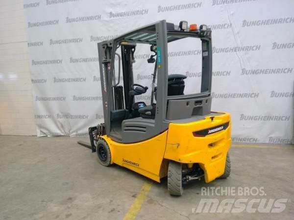 Jungheinrich EFG 320 Empilhadores eléctricos