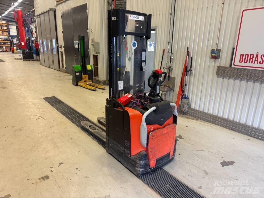 BT Toyota SPE 120 L Empilhador para operador externo