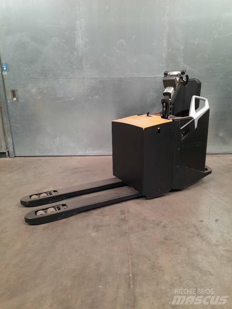 CAT NPF25N2 Porta-paletes com plataforma