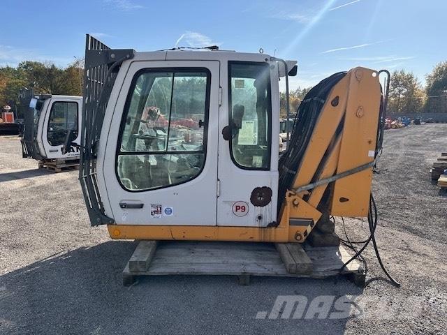 Liebherr A 934 C HD Cabina